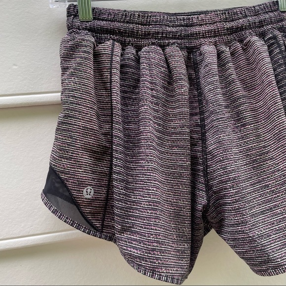 Lululemon Peloton Limitless 4" Hotty Hot Shorts 8 Tall - Picture 8 of 16